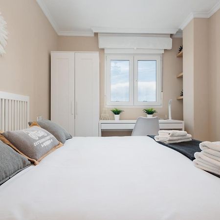 In The Historic Center Of Malaga, Very Close To The Beach And The Ave Train Station, With Private Parking Kültér fotó