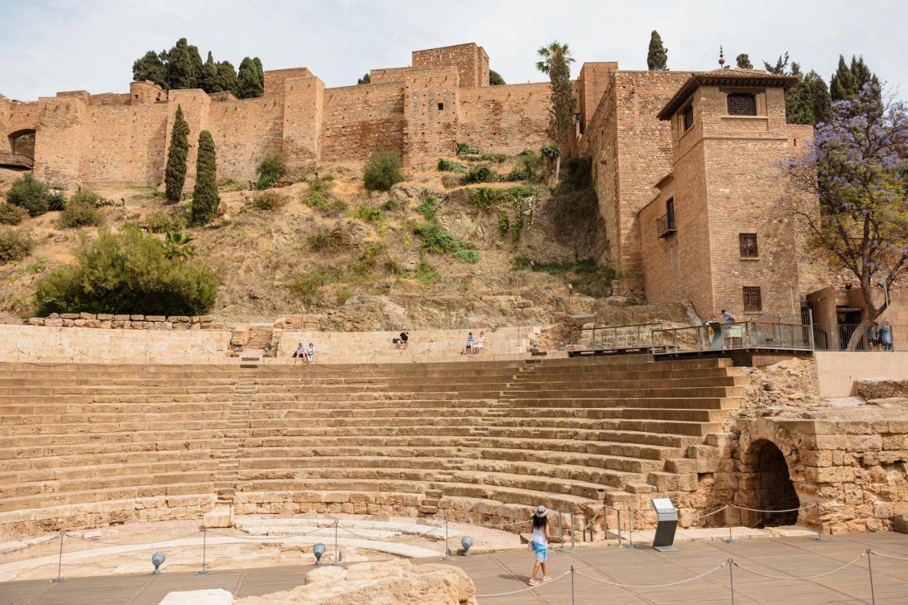 In The Historic Center Of Malaga, Very Close To The Beach And The Ave Train Station, With Private Parking Kültér fotó