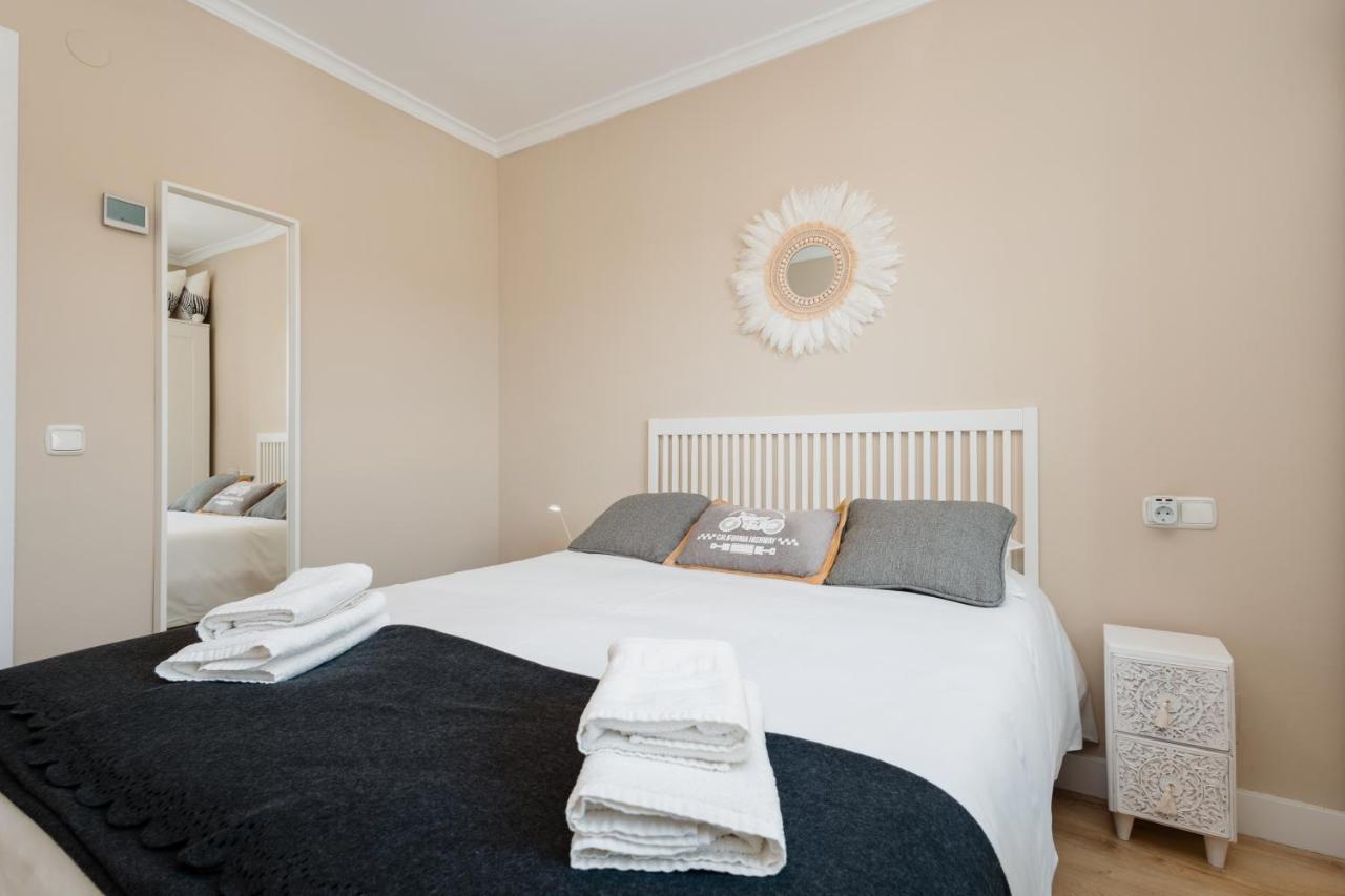 In The Historic Center Of Malaga, Very Close To The Beach And The Ave Train Station, With Private Parking Kültér fotó