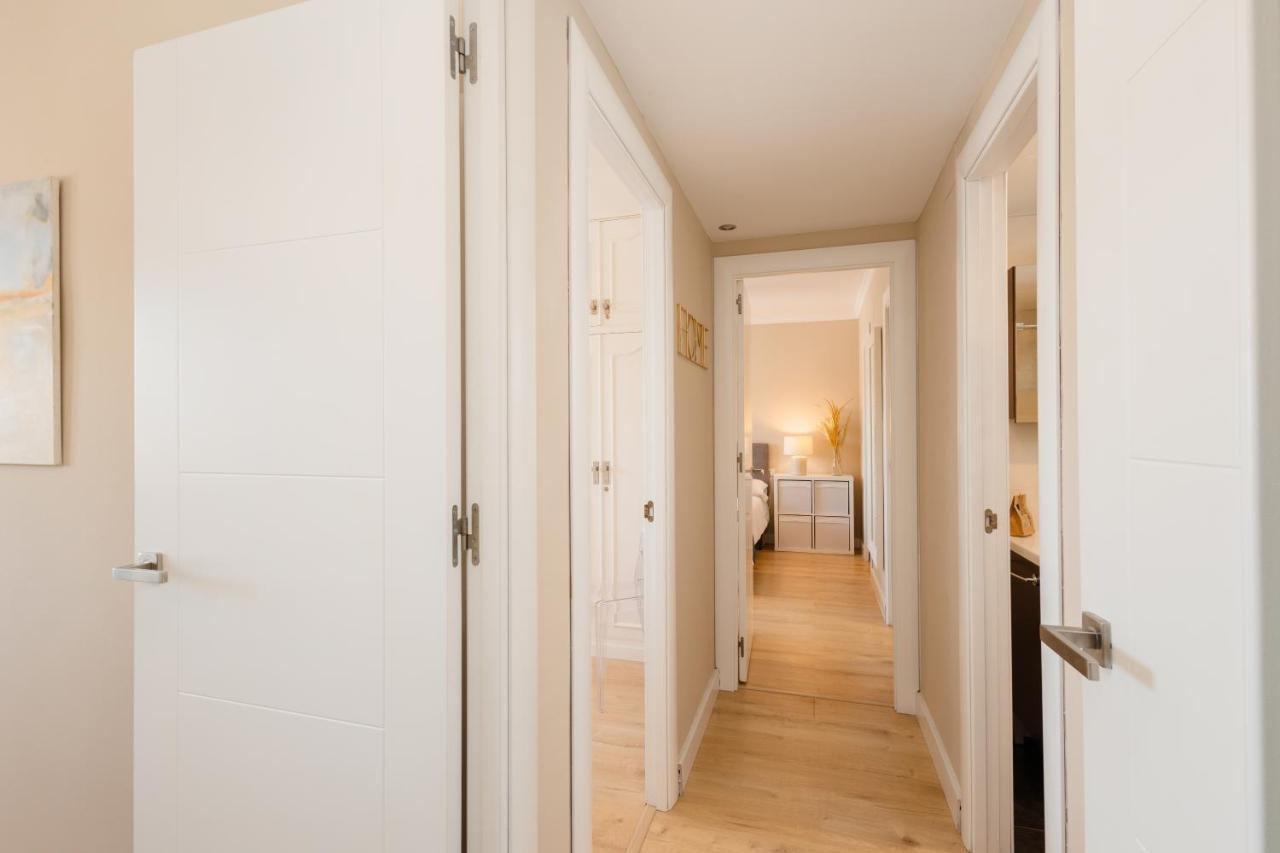 In The Historic Center Of Malaga, Very Close To The Beach And The Ave Train Station, With Private Parking Kültér fotó