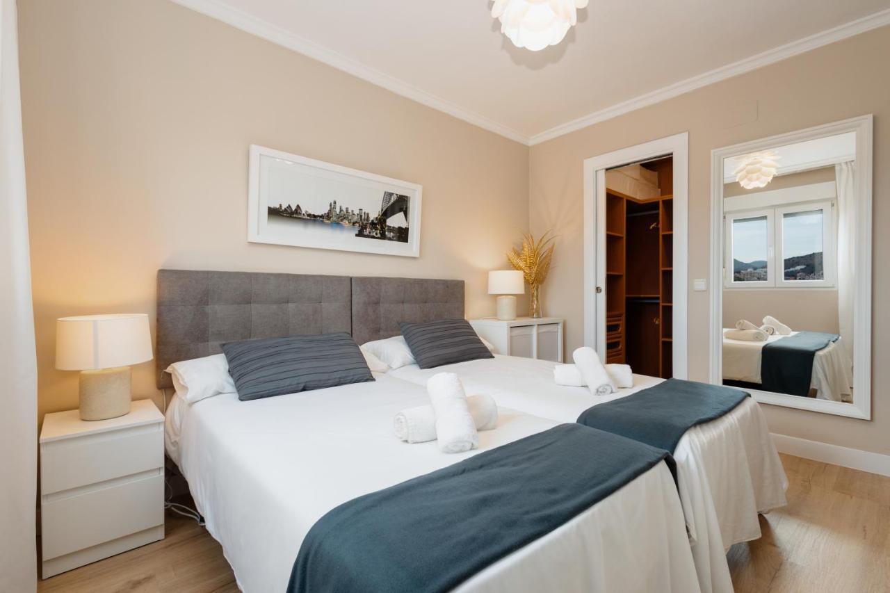 In The Historic Center Of Malaga, Very Close To The Beach And The Ave Train Station, With Private Parking Kültér fotó