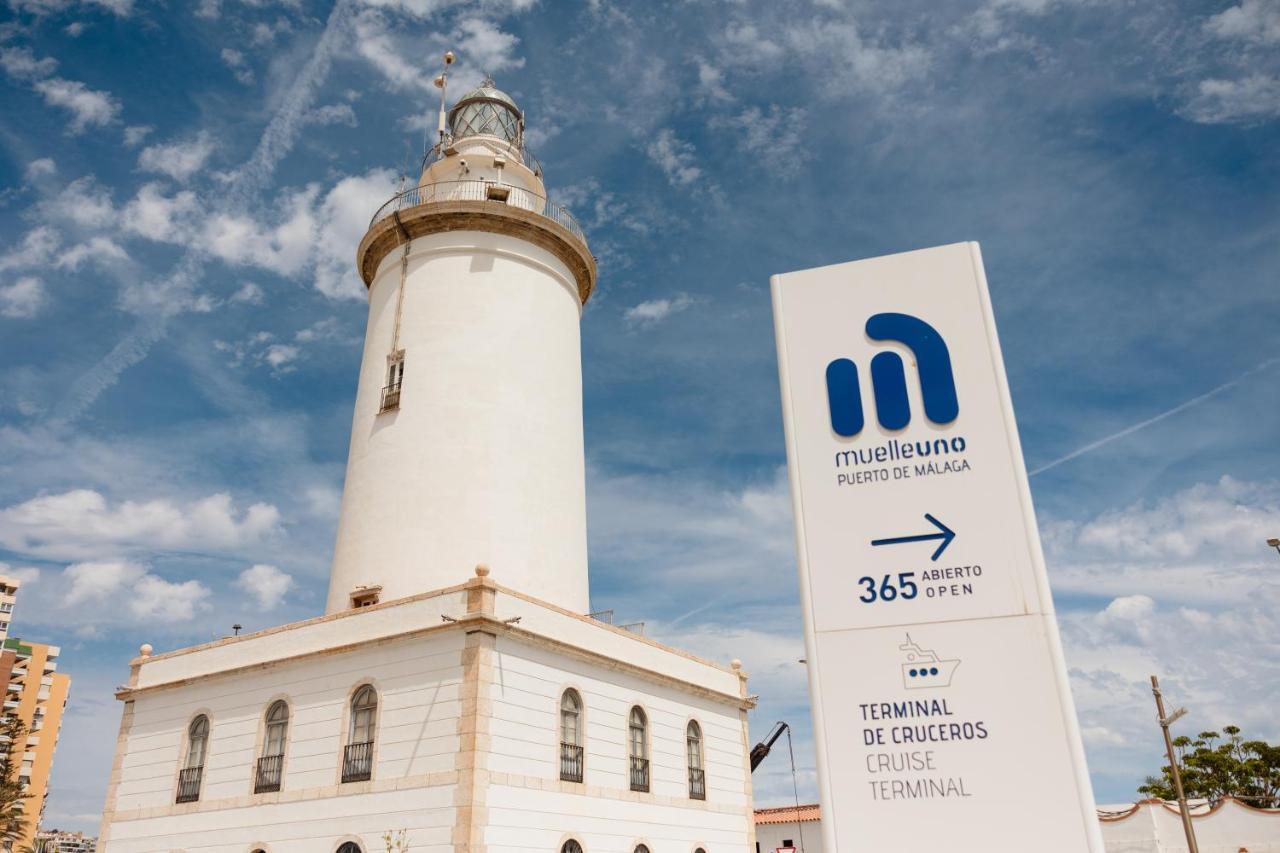 In The Historic Center Of Malaga, Very Close To The Beach And The Ave Train Station, With Private Parking Kültér fotó